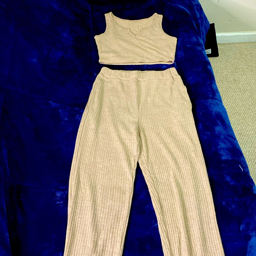 2-piece brown set